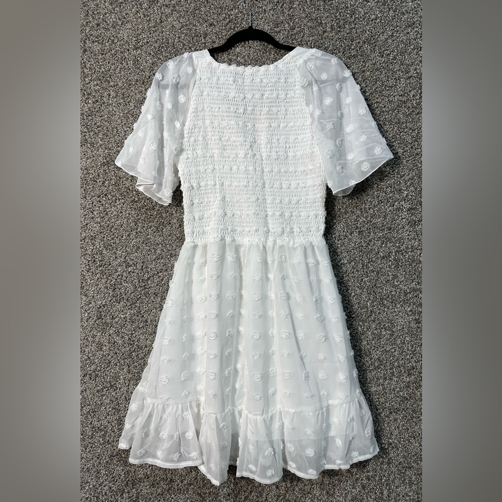 NWT Short Sleeve Smocked Swiss Dot Dress Size Medium - Picture 3 of 6